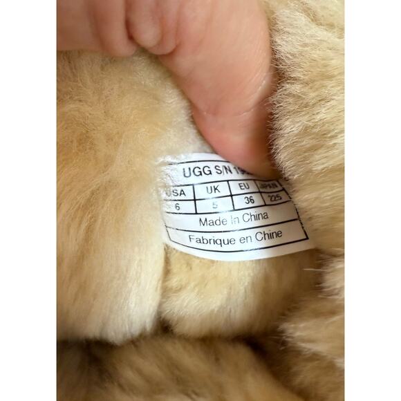 UGG Australia Bailey Triple Button Snow Boots Brown Leather Fluffy Tall Size 6 - Picture 13 of 14